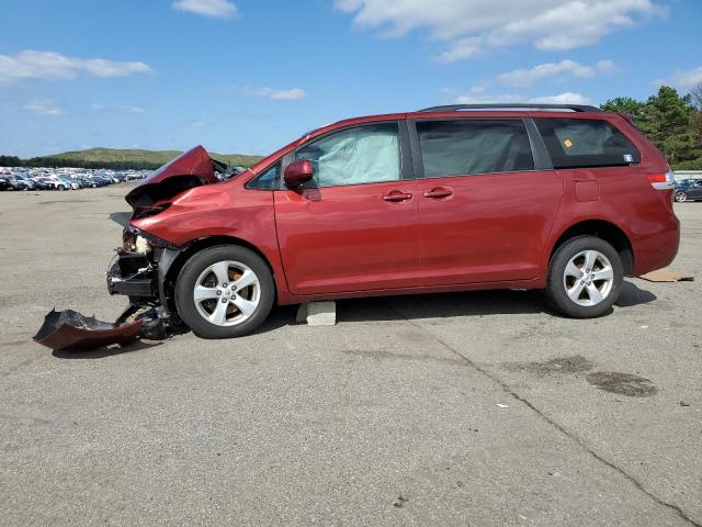 5TDKK3DC8CS262455 - 2012 TOYOTA SIENNA LE RED photo 1