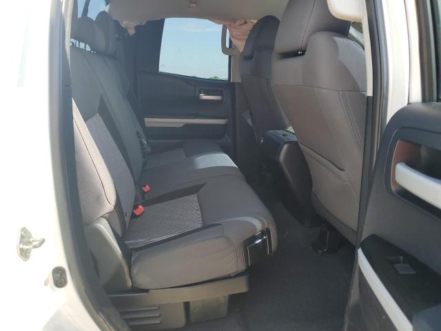 5TFRY5F1XFX176423 - 2015 TOYOTA TUNDRA DOUBLE CAB SR/SR5 WHITE photo 10