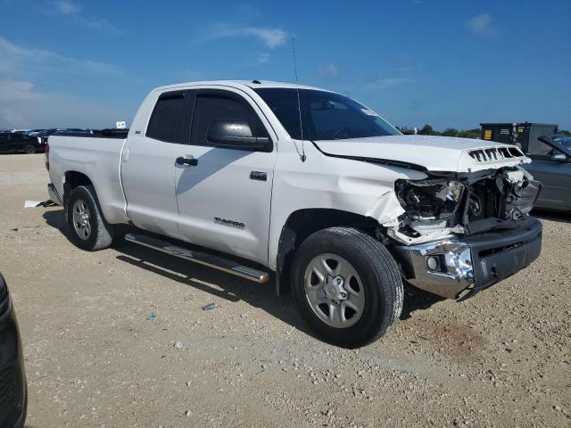 5TFRY5F1XFX176423 - 2015 TOYOTA TUNDRA DOUBLE CAB SR/SR5 WHITE photo 4
