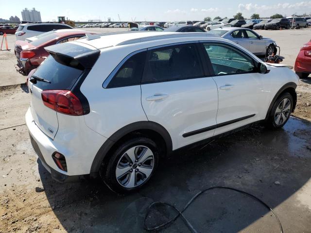 KNDCB3LC3L5365861 - 2020 KIA NIRO LX WHITE photo 3