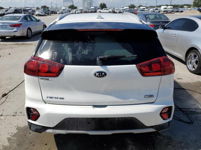 KNDCB3LC3L5365861 - 2020 KIA NIRO LX WHITE photo 6