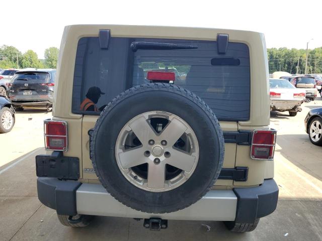 1J4BA5H19BL572017 - 2011 JEEP WRANGLER U SAHARA Braun Foto 6