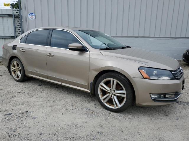 1VWCT7A31FC082850 - 2015 VOLKSWAGEN PASSAT SEL 米色 照片 4