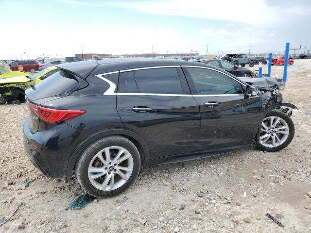 SJKCH5CPXJA057536 - 2018 INFINITI QX30 BASE BLACK photo 3