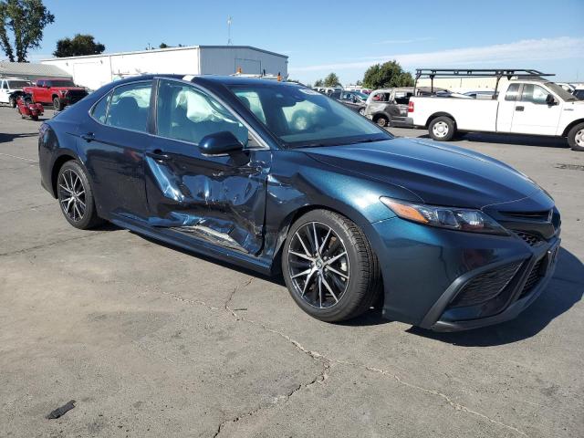 4T1T11AK6MU409744 - 2021 TOYOTA CAMRY SE BLUE photo 4