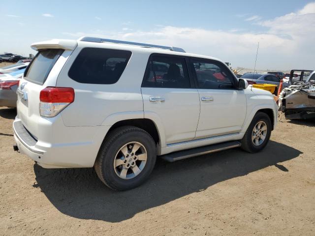 JTEZU5JR8A5012256 - 2010 TOYOTA 4RUNNER SR5 WHITE photo 3