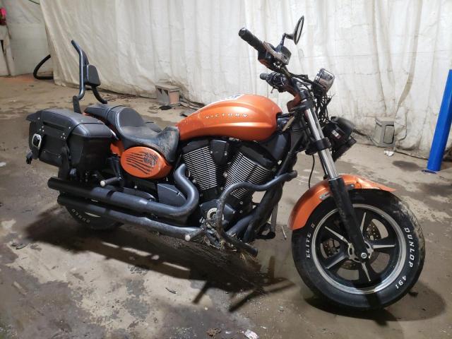 5VPMB36N5D3012781 - 2013 VICTORY MOTORCYCLES JUDGE Қызғылт сары фото 1