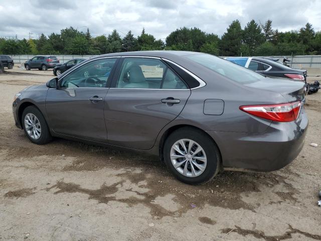 4T1BF1FK6GU249018 - 2016 TOYOTA CAMRY LE GRAY photo 2