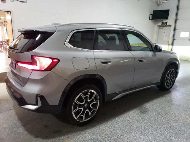WBX73EF00P5X58057 - 2023 BMW X1 XDRIVE28I SILVER photo 3