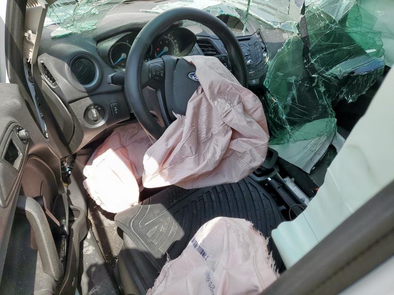 3FADP4AJ6KM127174 - 2019 FORD FIESTA S WHITE photo 8