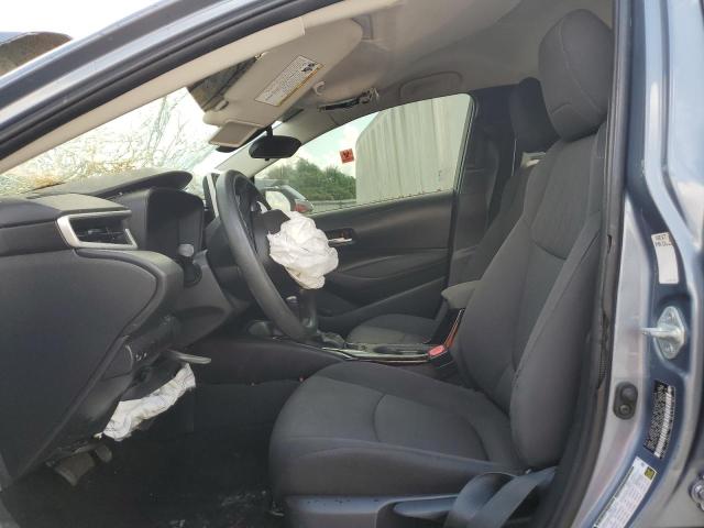 5YFEPMAE9MP180156 - 2021 TOYOTA COROLLA LE GRAY photo 7