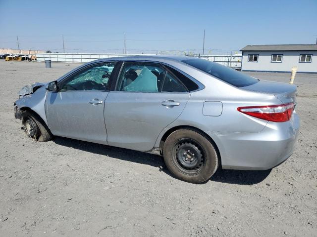 4T1BF1FK9HU401620 - 2017 TOYOTA CAMRY LE SILVER photo 2