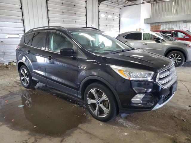 1FMCU9GD0HUA58575 - 2017 FORD ESCAPE SE BLACK photo 4