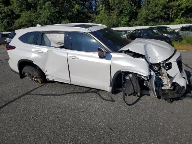 5TDHZRBH9NS246128 - 2022 TOYOTA HIGHLANDER XLE WHITE photo 4