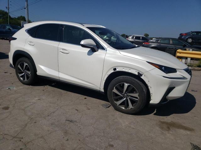 JTJBARBZ3J2170894 - 2018 LEXUS NX 300 BASE თეთრი ფოტო 4