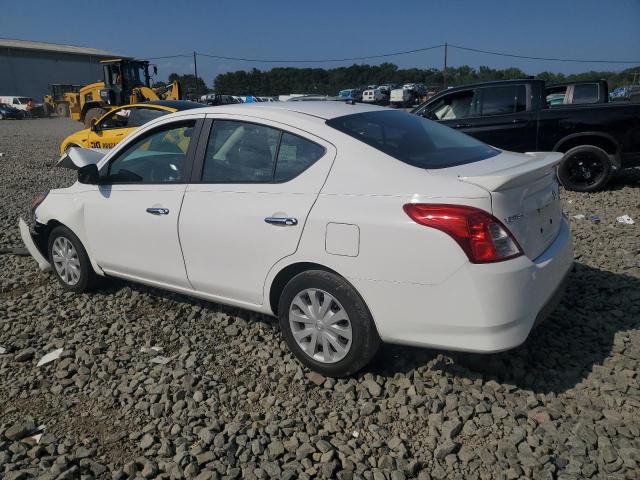 3N1CN7AP1JL884735 - 2018 NISSAN VERSA S WHITE photo 2