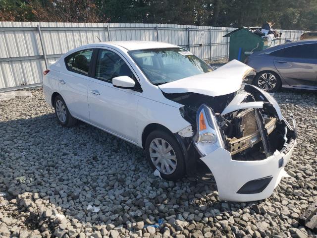 3N1CN7AP1JL884735 - 2018 NISSAN VERSA S WHITE photo 4