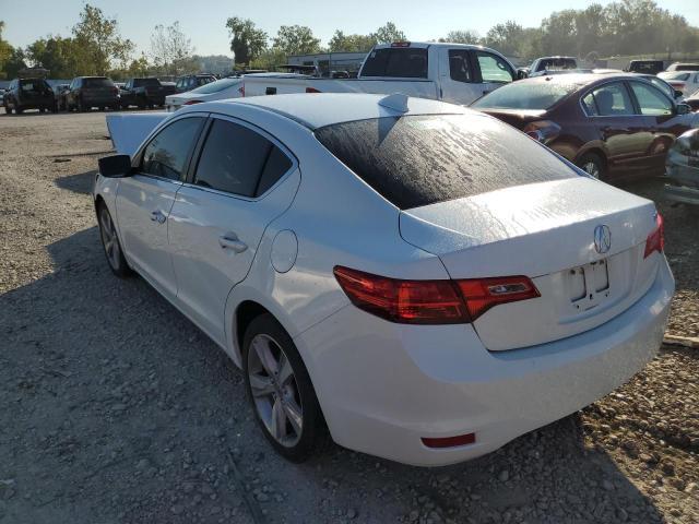 19VDE1F72DE005834 - 2013 ACURA ILX 20 TECH WHITE photo 2