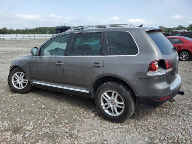 WVGBF7A90AD003676 - 2010 VOLKSWAGEN TOUAREG V6 GRAY photo 2