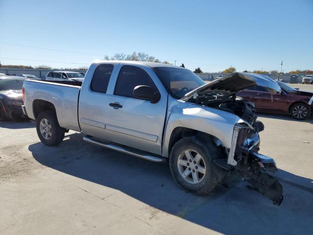 1GCRCREAXBZ217851 - 2011 CHEVROLET SILVERADO C1500  LS SILVER photo 4