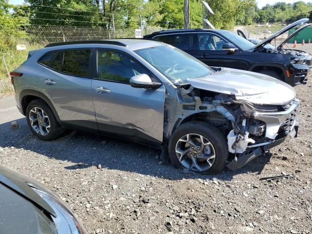 KL77LHEP5SC199166 - 2025 CHEVROLET TRAX 1LT SILVER photo 4