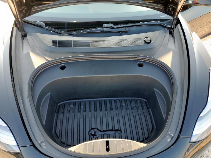 5YJ3E1EA4MF991118 - 2021 TESLA MODEL 3 Schwarz Foto 11