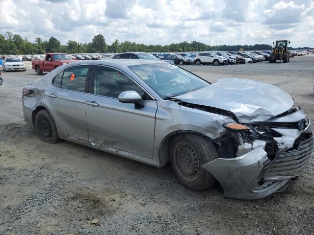 4T1C31AK3NU578731 - 2022 TOYOTA CAMRY LE SILVER photo 4