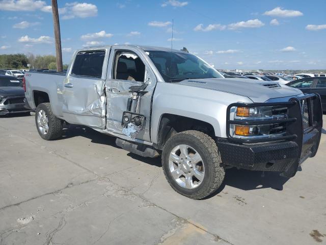 1GC1KTEY8KF225538 - 2019 CHEVROLET SILVERADO K2500 HEAVY DUTY LTZ SILVER photo 4