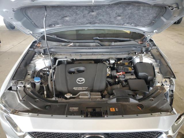 JM3KFACM7K0683174 - 2019 MAZDA CX-5 TOURING SILVER photo 12