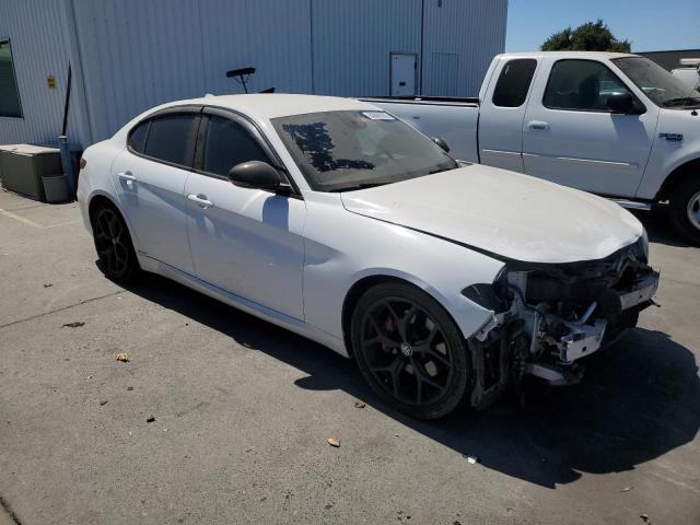 ZARFAMANXK7620329 - 2019 ALFA ROMEO GIULIA 白色 照片 4