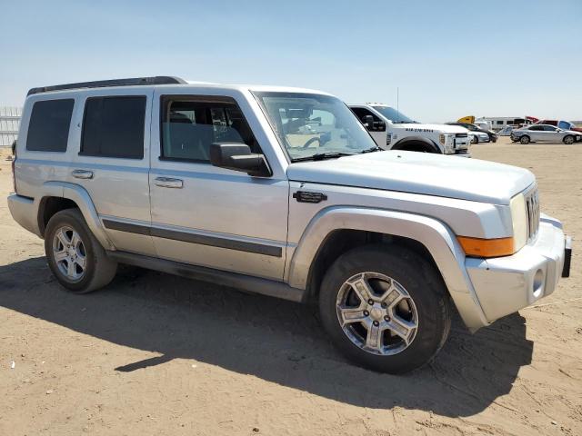 1J8HH48KX7C635818 - 2007 JEEP COMMANDER SILVER photo 4