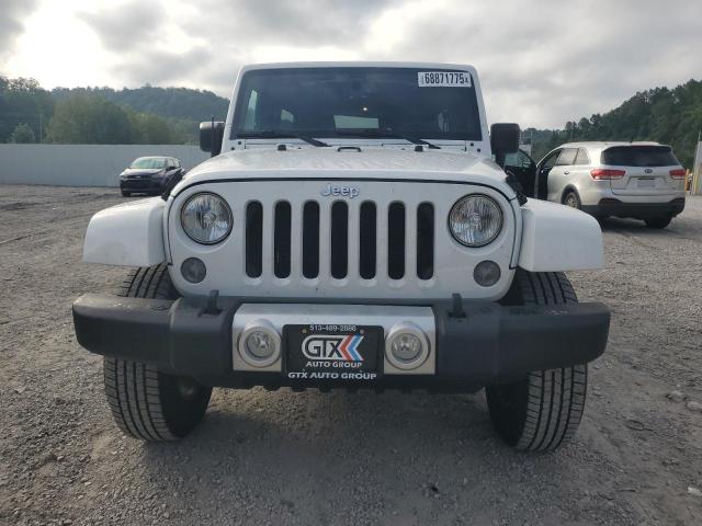 1C4BJWEG4FL678160 - 2015 JEEP WRANGLER U SAHARA 白色 照片 5