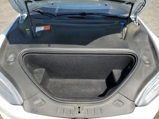 5YJSA1E25JF247135 - 2018 TESLA MODEL S أبيض صورة 11