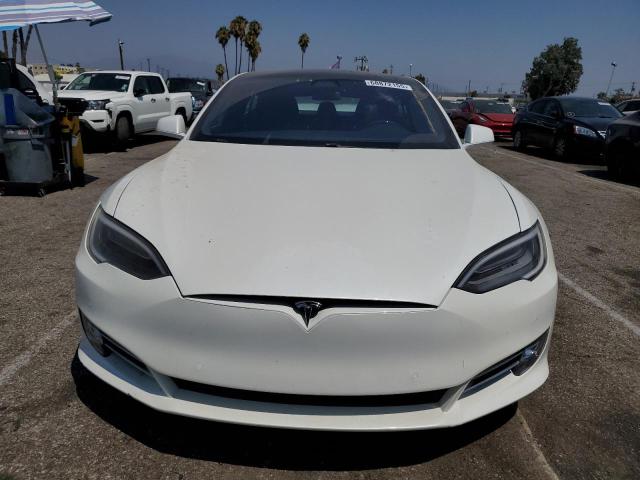 5YJSA1E25JF247135 - 2018 TESLA MODEL S أبيض صورة 5