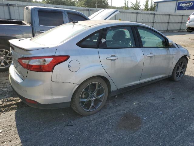 1FADP3F21EL345864 - 2014 FORD FOCUS SE SILVER photo 3