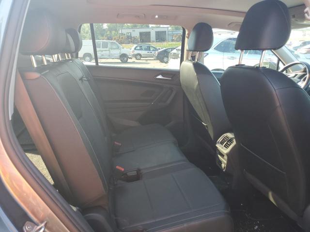 3VV3B7AXXJM147115 - 2018 VOLKSWAGEN TIGUAN SE Gri fotoğraf 10