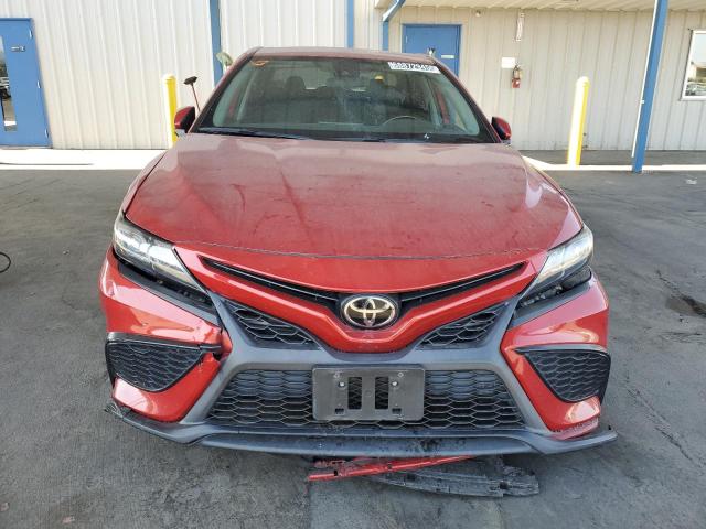 4T1G11AK2NU036513 - 2022 TOYOTA CAMRY SE 红色 照片 5