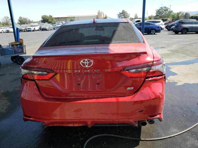 4T1G11AK2NU036513 - 2022 TOYOTA CAMRY SE 红色 照片 6