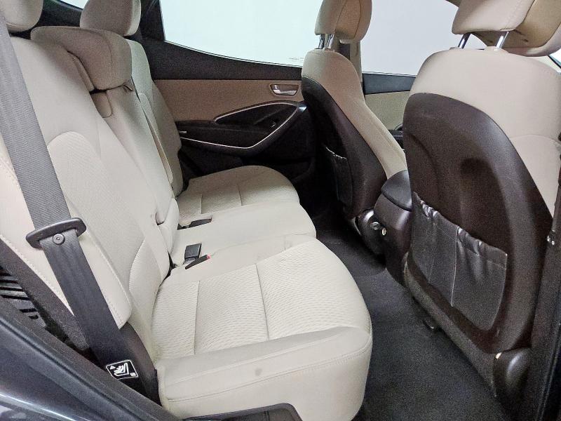 5XYZU3LB0GG364241 - 2016 HYUNDAI SANTA FE S GRAY photo 11