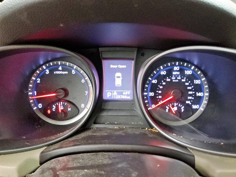 5XYZU3LB0GG364241 - 2016 HYUNDAI SANTA FE S GRAY photo 9