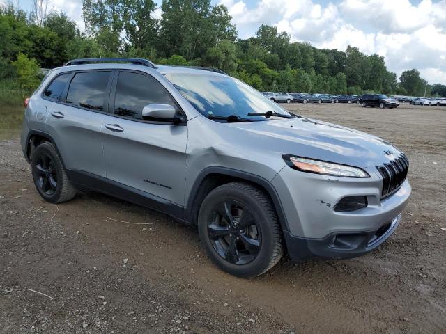 1C4PJMCS4GW132508 - 2016 JEEP CHEROKEE LATITUDE SILVER photo 4