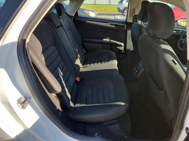 3FA6P0LUXKR222154 - 2019 FORD FUSION SE თეთრი ფოტო 10