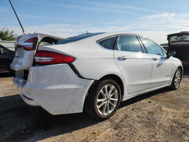 3FA6P0LUXKR222154 - 2019 FORD FUSION SE თეთრი ფოტო 3