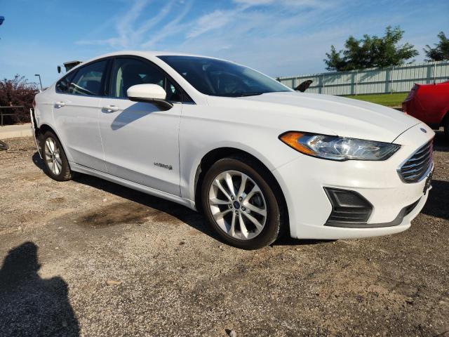 3FA6P0LUXKR222154 - 2019 FORD FUSION SE თეთრი ფოტო 4