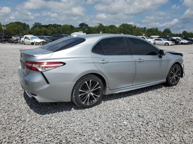 4T1M11AK0LU504433 - 2020 TOYOTA CAMRY SE Gümüş foto 3