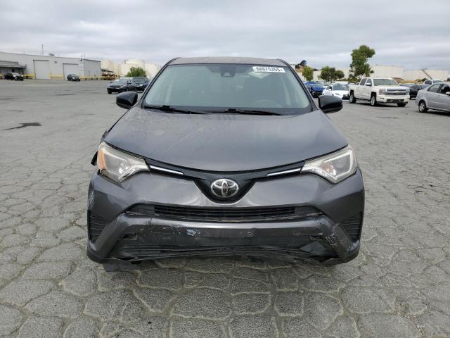 JTMZFREV9JJ724151 - 2018 TOYOTA RAV4 LE Сірий фото 5
