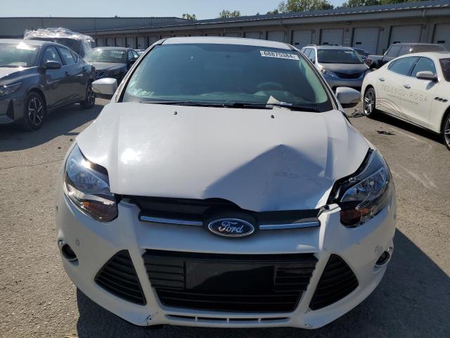 1FADP3N27DL162842 - 2013 FORD FOCUS TITANIUM WHITE photo 5