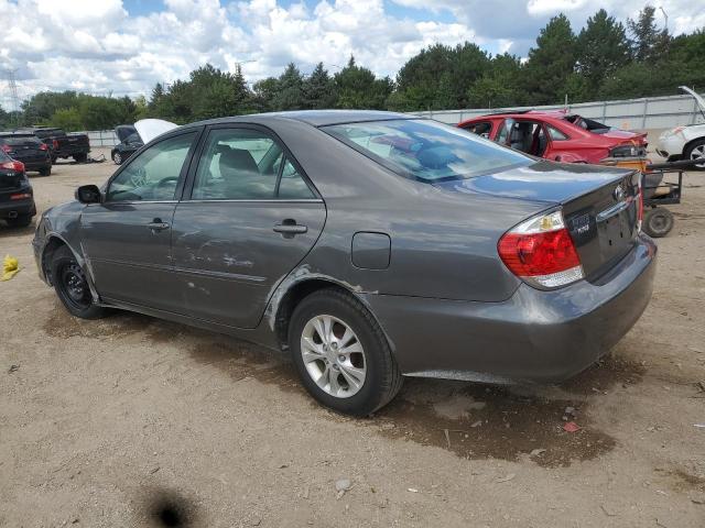4T1BF30K85U595220 - 2005 TOYOTA CAMRY LE 灰色 照片 2