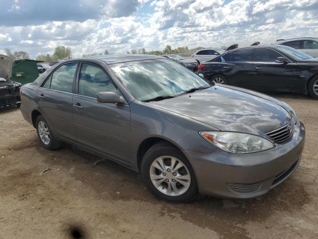 4T1BF30K85U595220 - 2005 TOYOTA CAMRY LE 灰色 照片 4