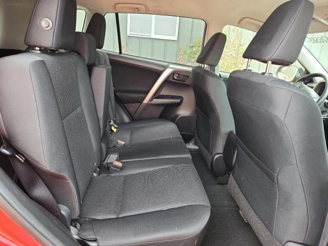 JTMBFREV4GJ084697 - 2016 TOYOTA RAV4 LE RED photo 10